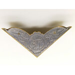 coin boite oiseau avec clous bronze vintage