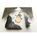 coin boite oiseau avec clous metal bronze