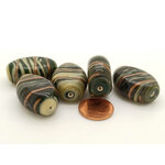 PV-lot-86 perles verre noires stries dorees galets
