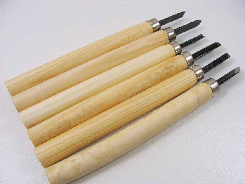 Assortiment de 12 outils pour la sculpture sur bois