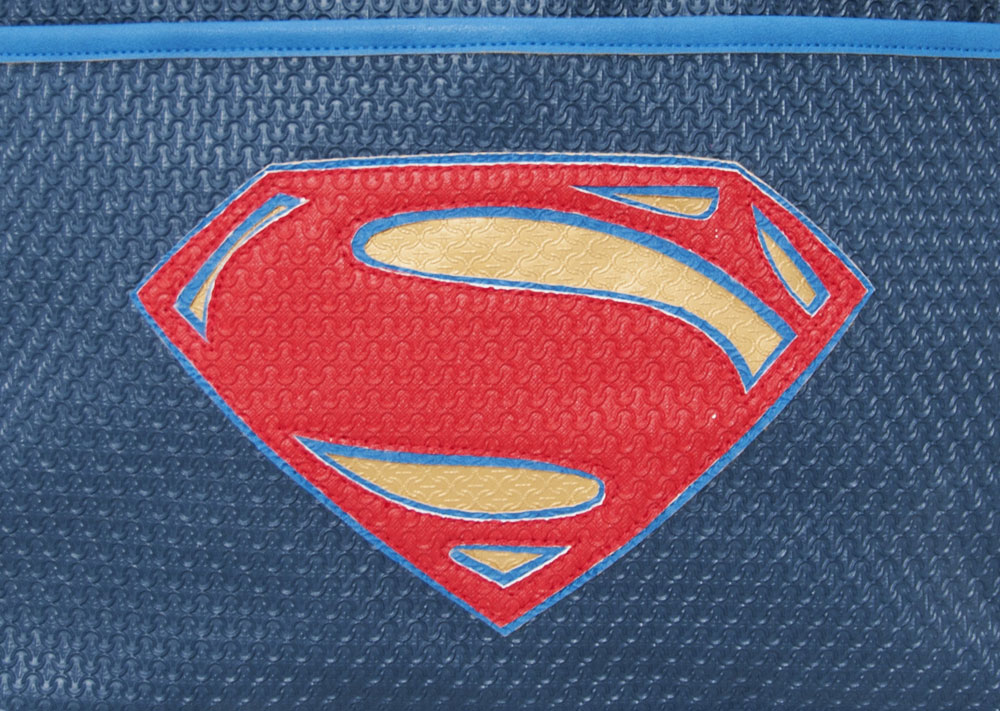 sacoche-superman-detail-logo