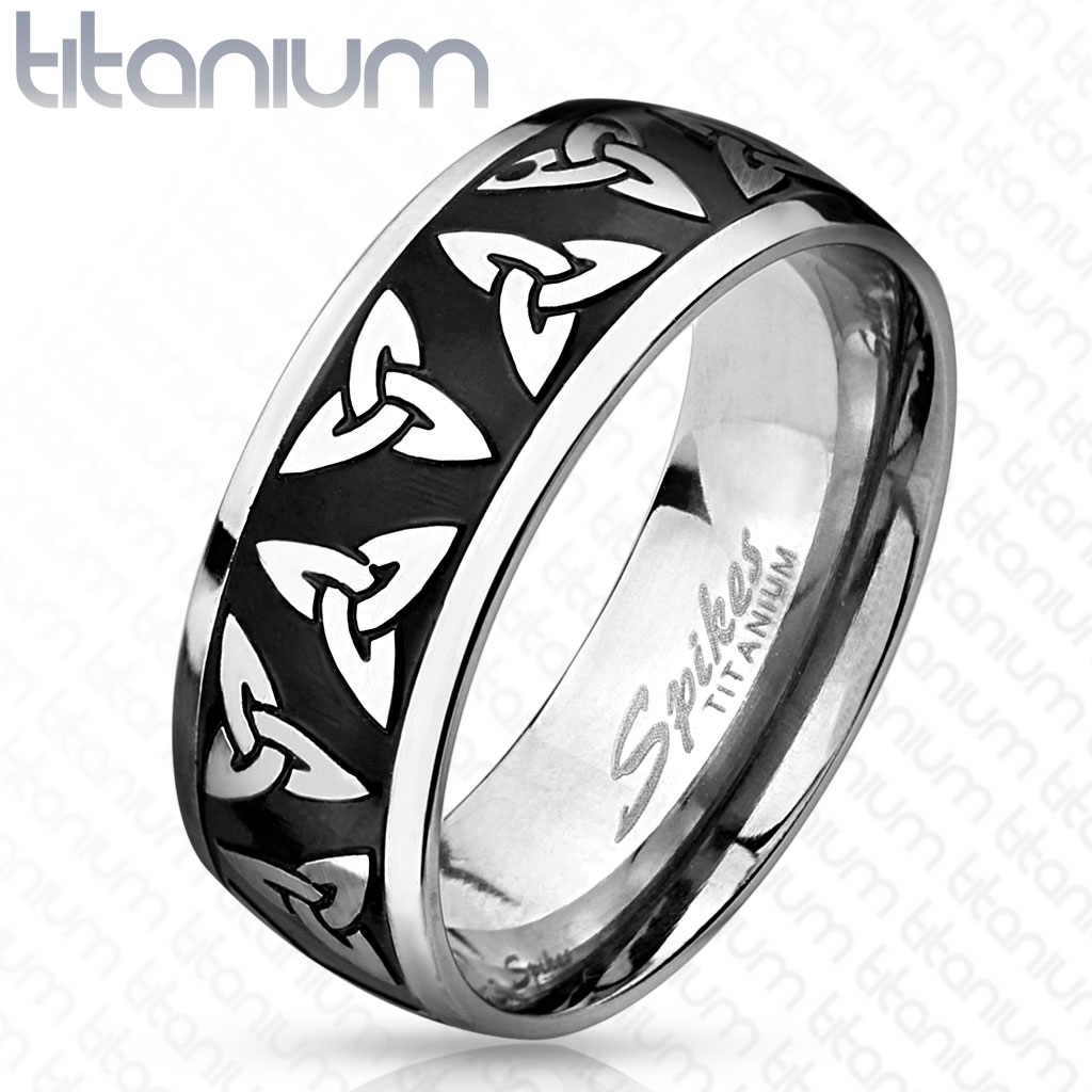 Charmed bague symbole triquetra en titane gravé Charmed Triquetra titanium ring