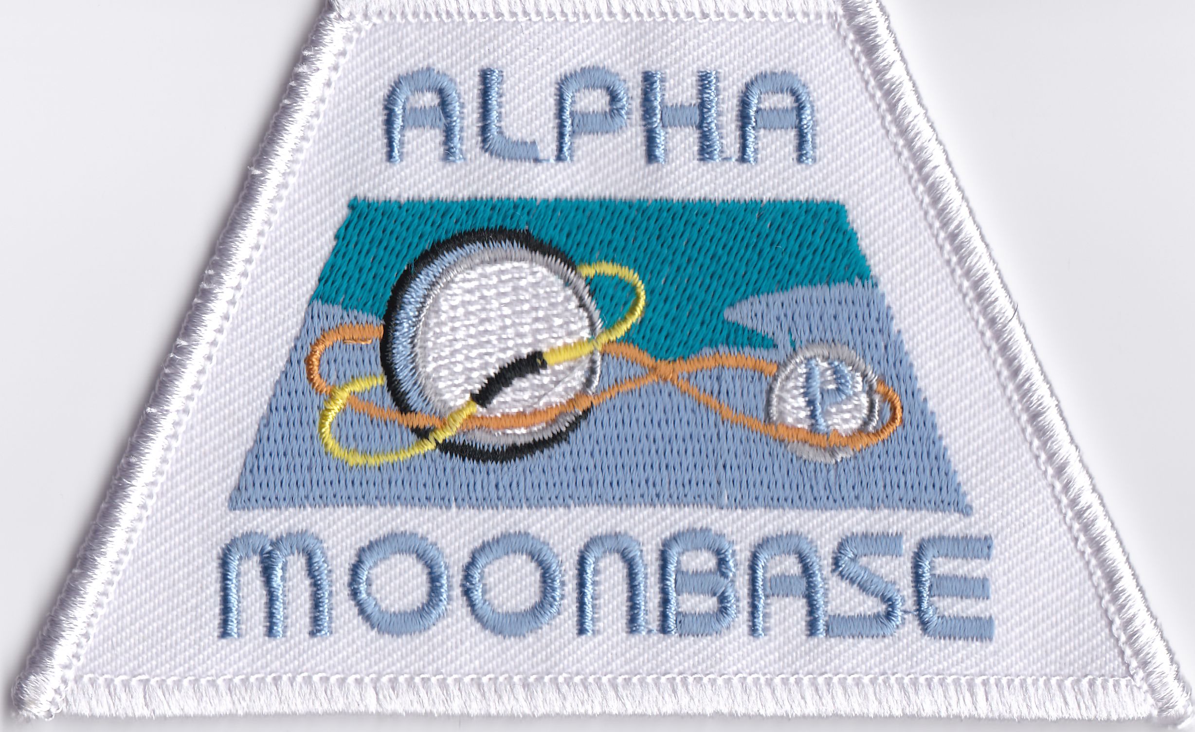 ecusson-cosmos-1999-base-alpha