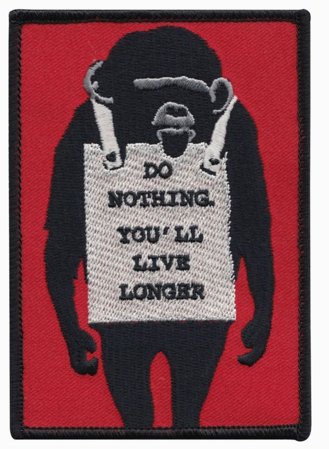 ecusson-officiel-banksy-do-nothing