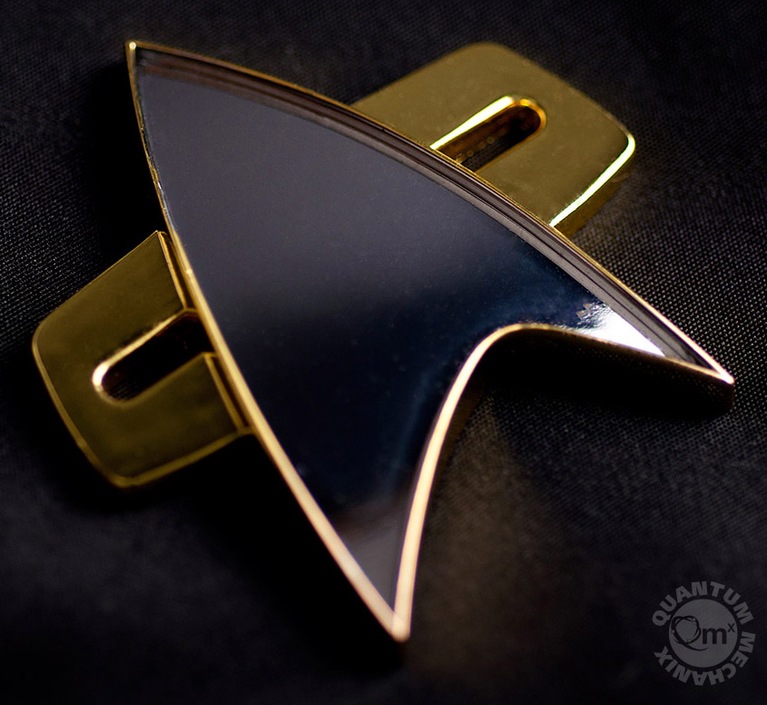 vue-de-profil-insigne-star-trek-uss-voyager