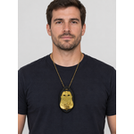badge-fbi-porté-par-homme-pour-cosplay