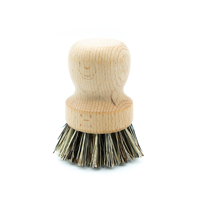 brosse de nettoyage écologique en hetre, fibre de coco et fibres d'agave.  idéal pour la fonte skeppshult.