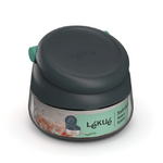main-a-sel-design-avec-cuillere-de-precision-integree-lekue