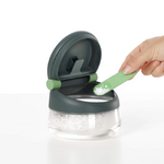 main-a-sel-design-avec-cuillere-integree-lekue