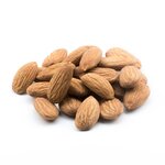 amandes-douces-entieres-decortiquees-natures-detail