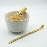 bol-ceremonie-matcha-creme-ivoire_avec-fouet-et-cuillere