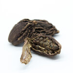 gousses-de-cardamome-noire-ouverte