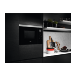 four-micro-onde-aeg-mbe2657sem-noir-et-inox (2)
