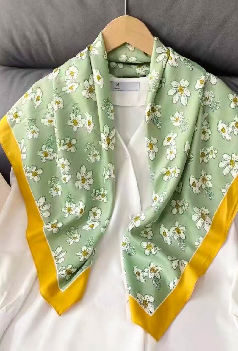 marco-accessoires-foulard-carre-909012-light_green-1