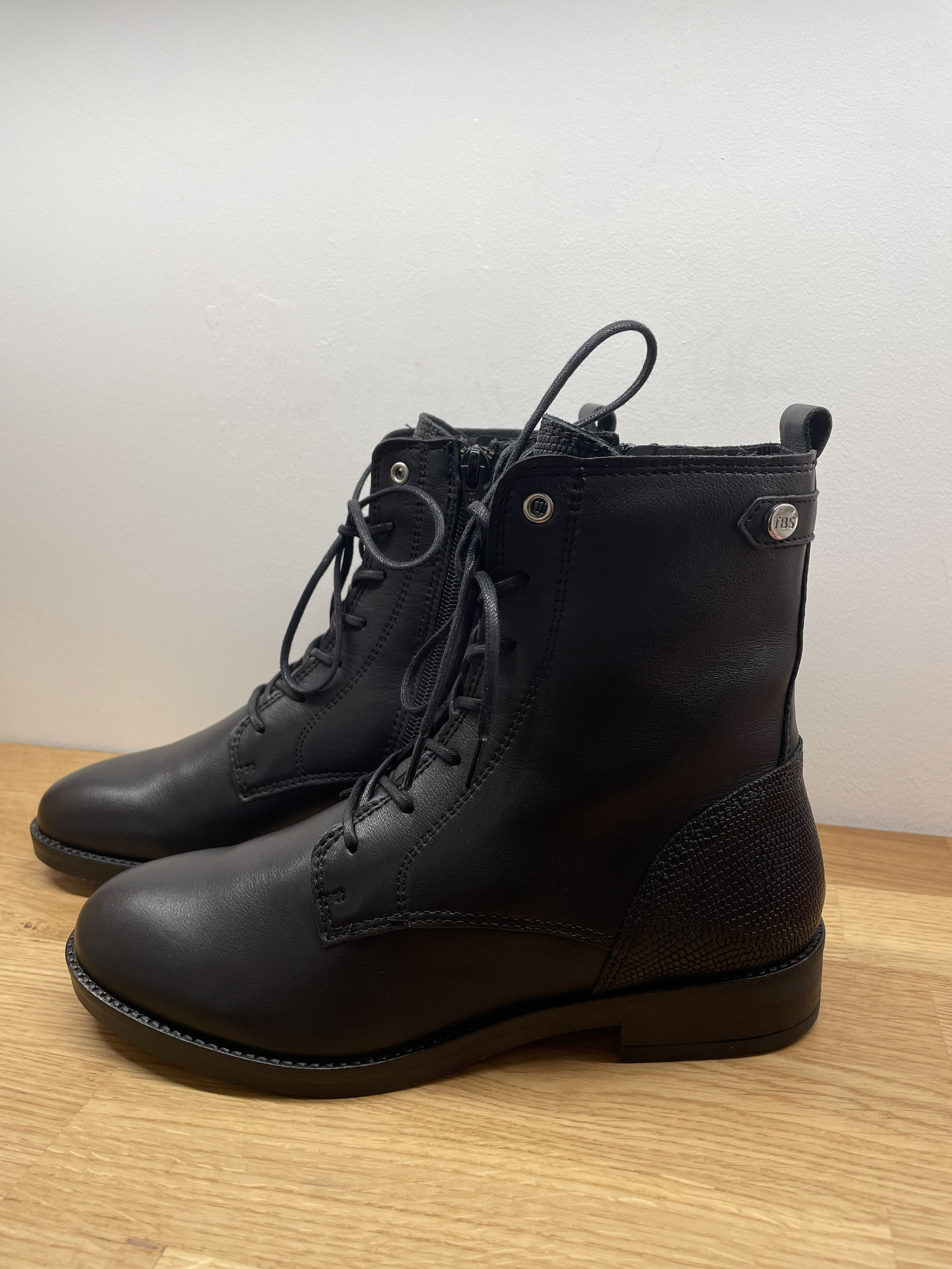 Bottines Florina Noir TBS FEMME CHAUSSURE Prix doux