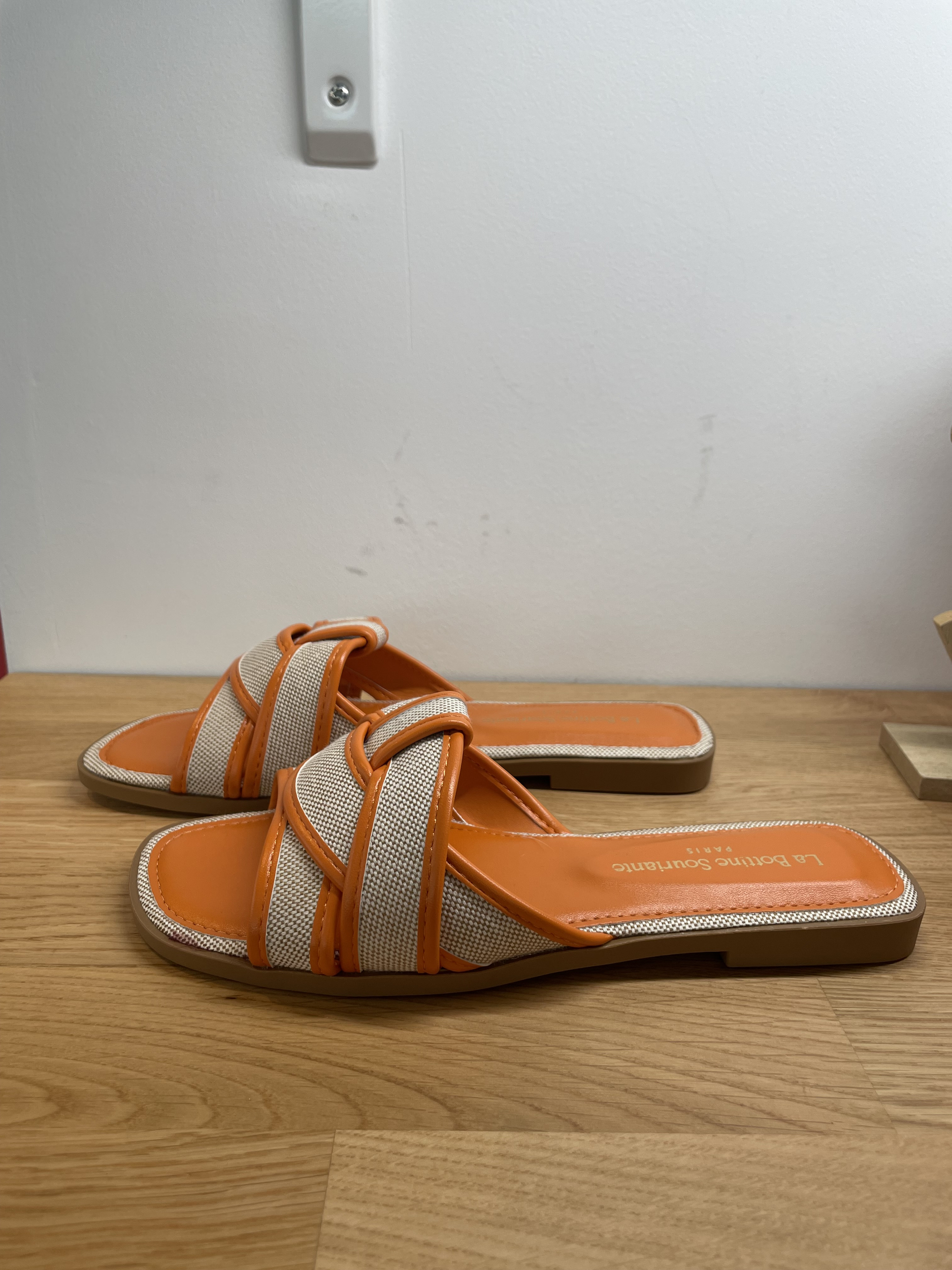 Claquettes plate en toile tissées Orange LA BOTTINE SOURIANTE
