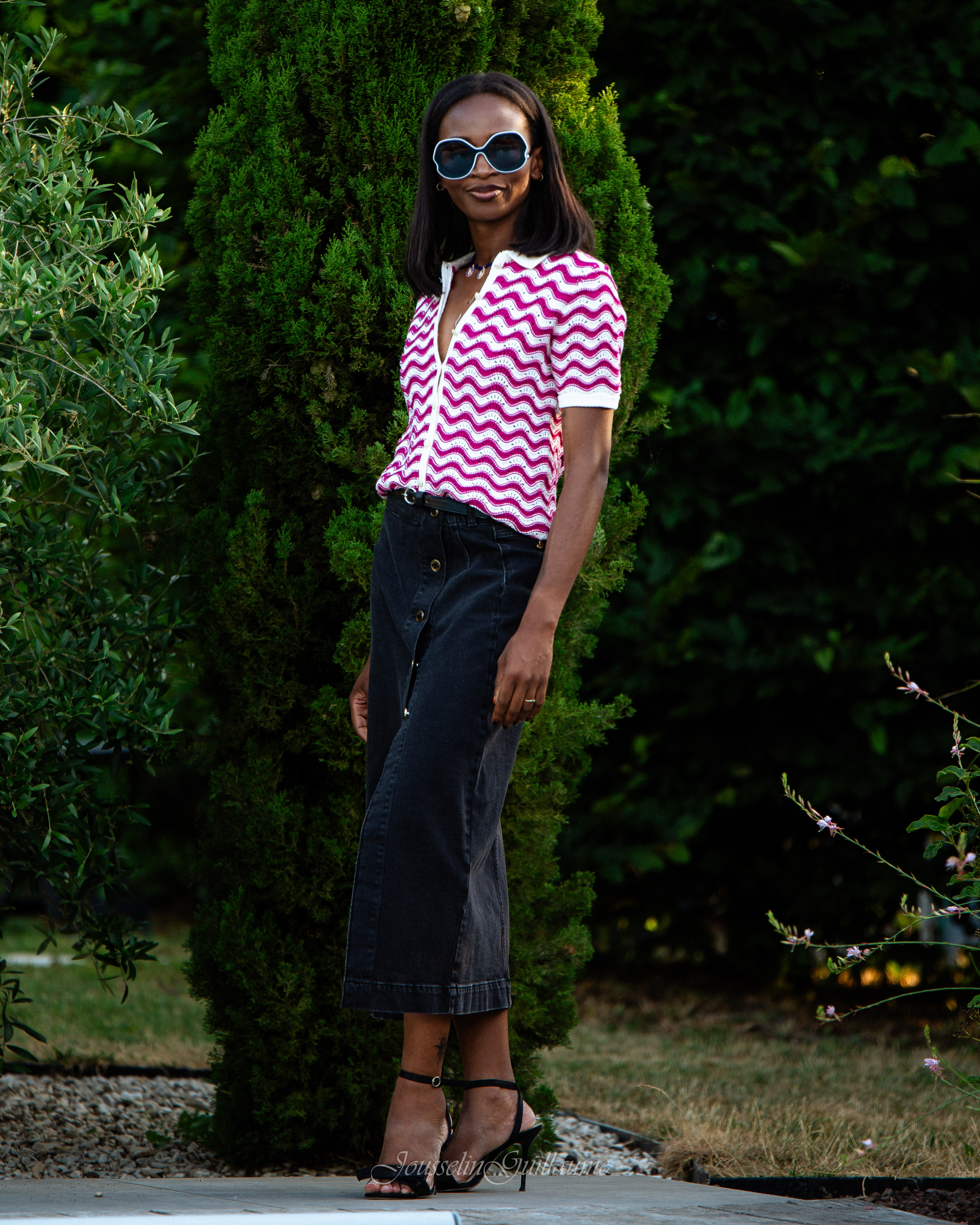 Jupe Midi Glamour Noire à Fleurs, Taille 12, Coupe A-line – Parfait état