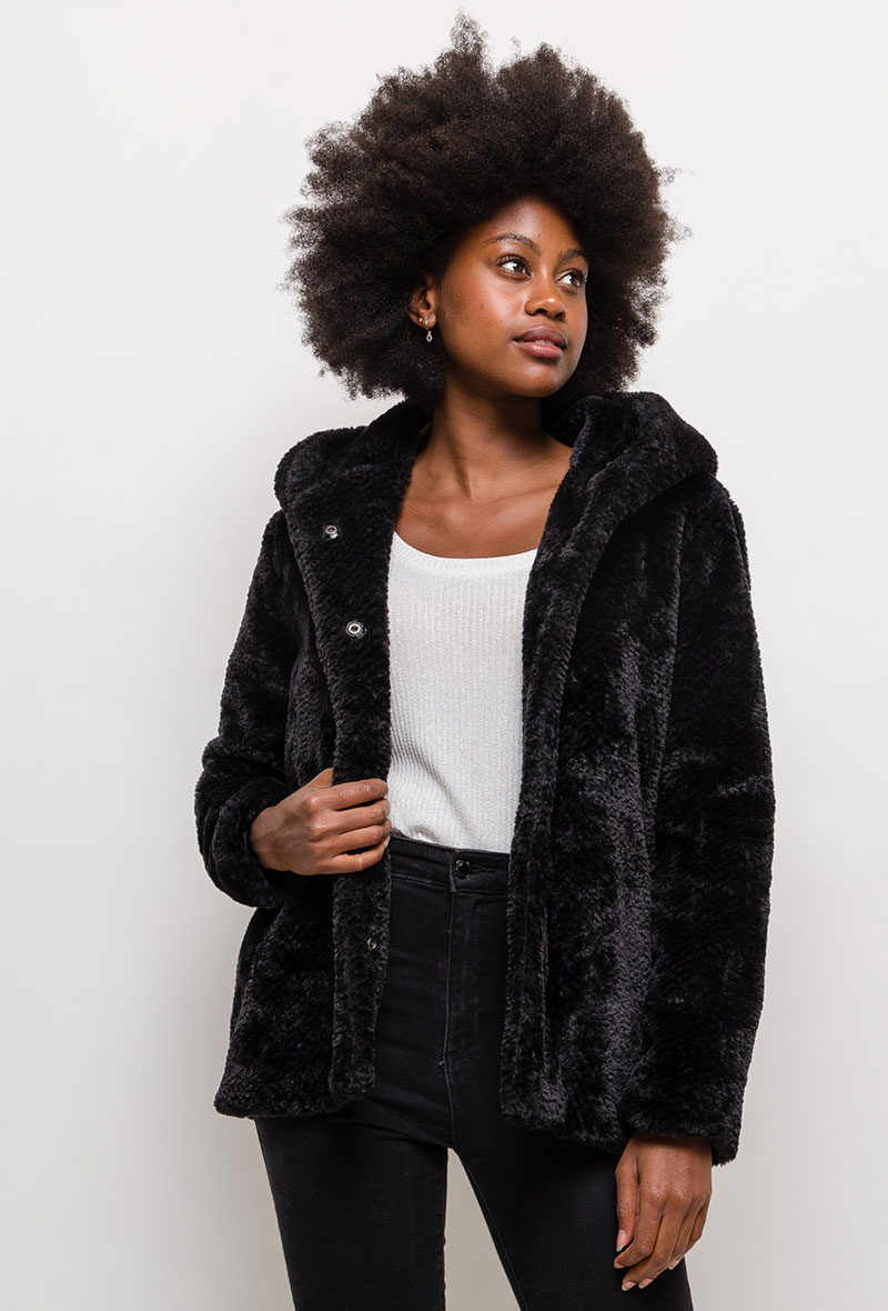 manteau noir fourrure
