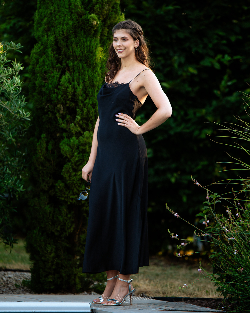 Robe petite bretelle et dentelle Carmen Noire SUNCOO