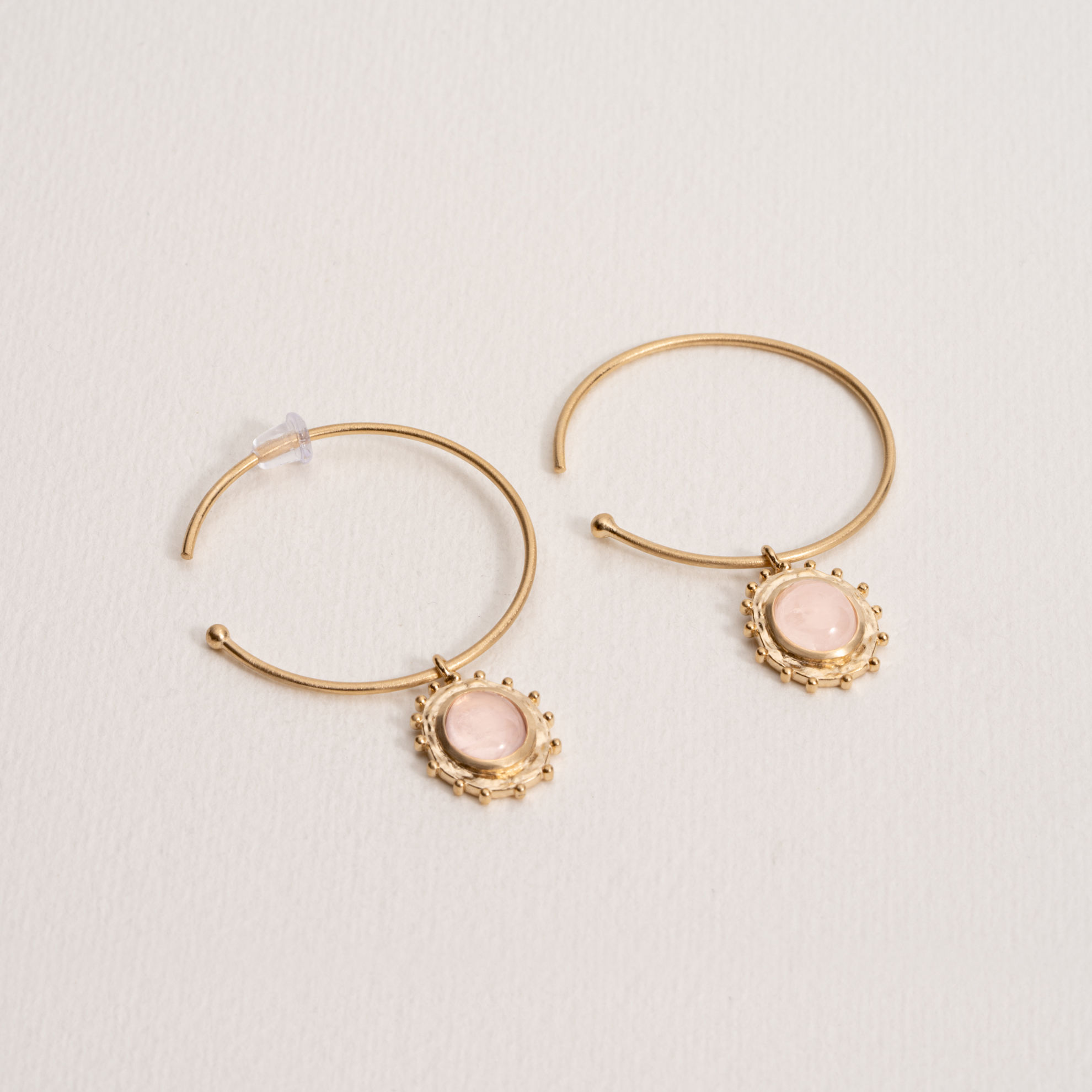Boucles d\'oreilles Créoles Ana et Cha quartz rose modèle Odile
