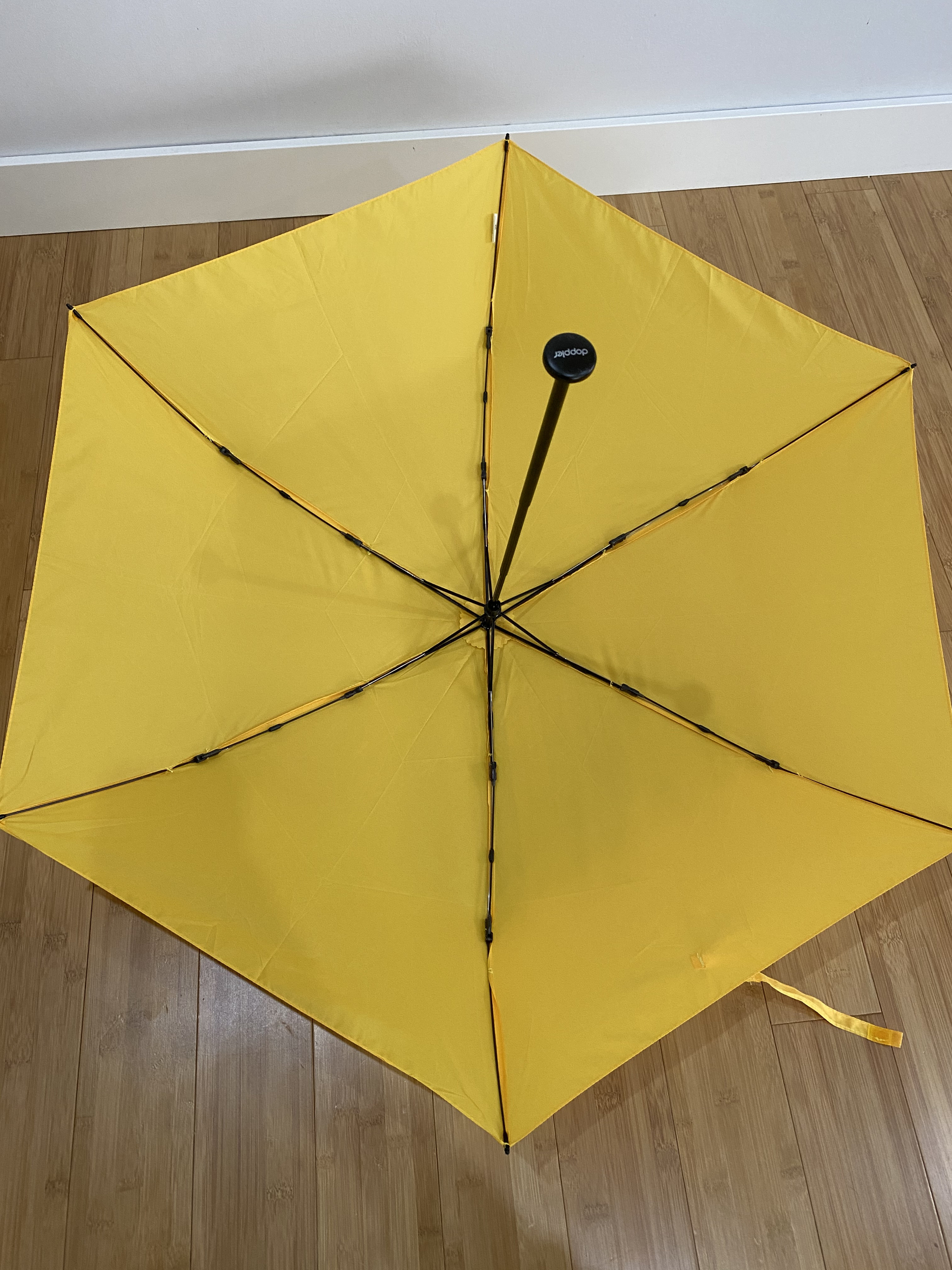 parapluie 99 grammes couleur jaune ouvert