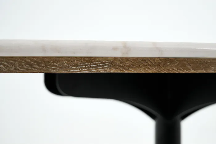 table-vintage-marbre-et-métal-noir