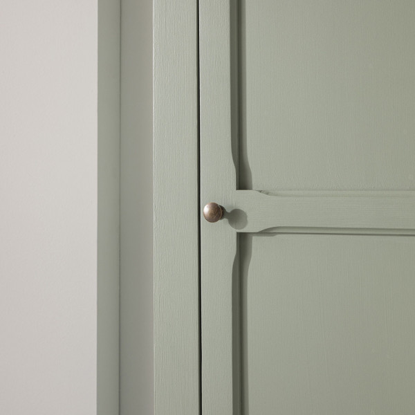 armoire-bois-massif-chic-couleur-pastel