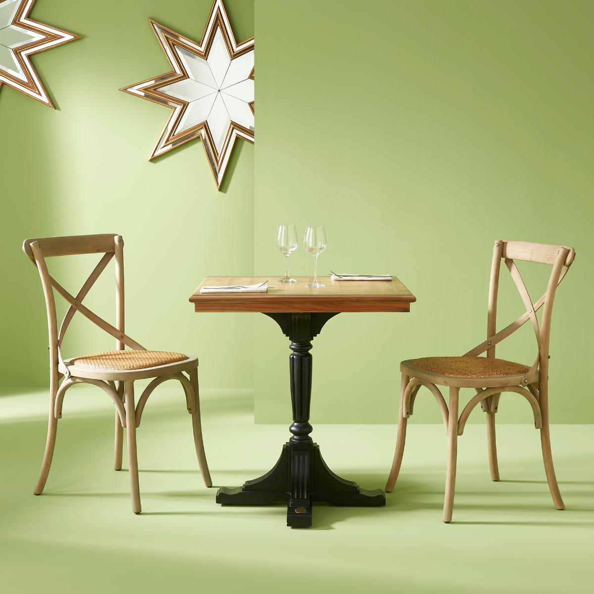 lot-de-2-chaises-en-chene-massif-et-cannage-bistrot