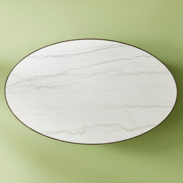 table-à-manger-en marbre-blanc-chêne-et-métal-noir