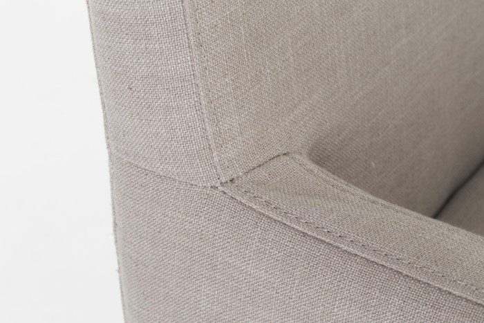 accoudoir-chaise-beige-en-lin