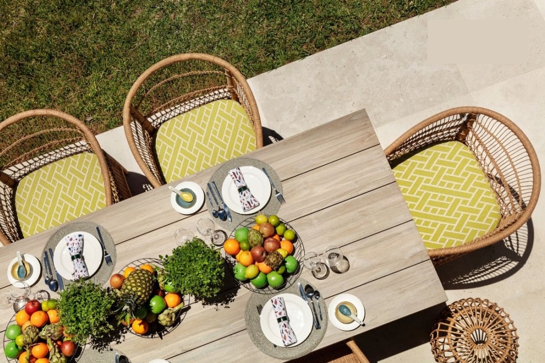 grande-table-de-repas-extérieur-teck