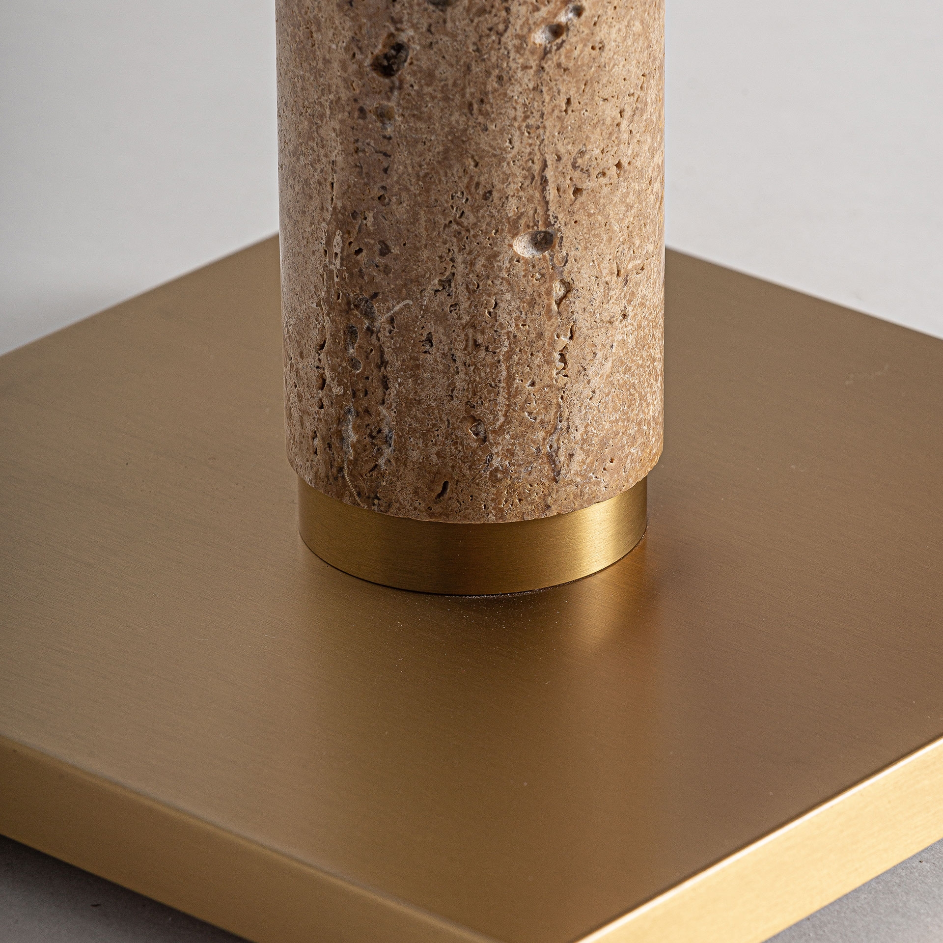 lampe-de-salon-marbre-style-travertin