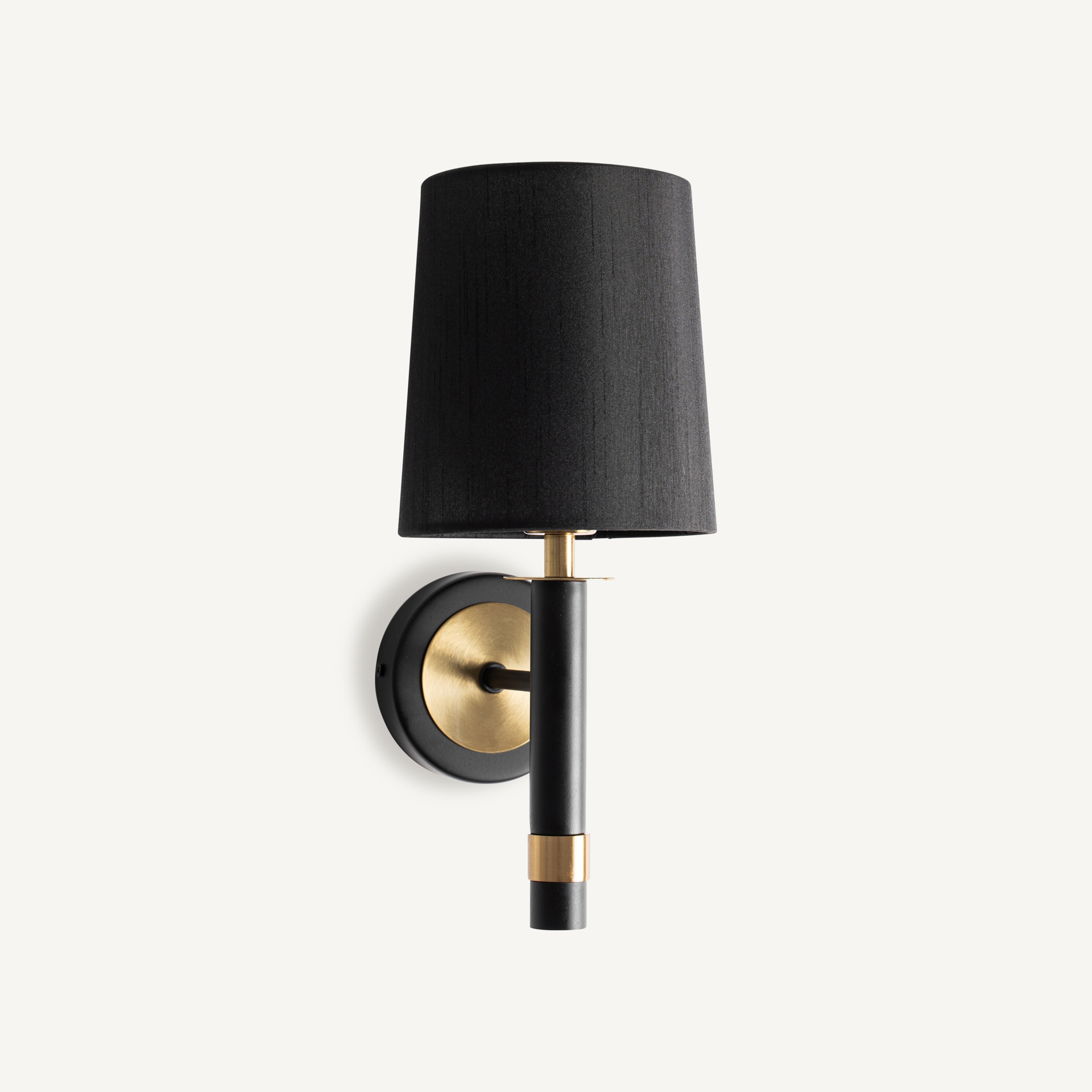 applique-murale-noire-doree-pour-chambre