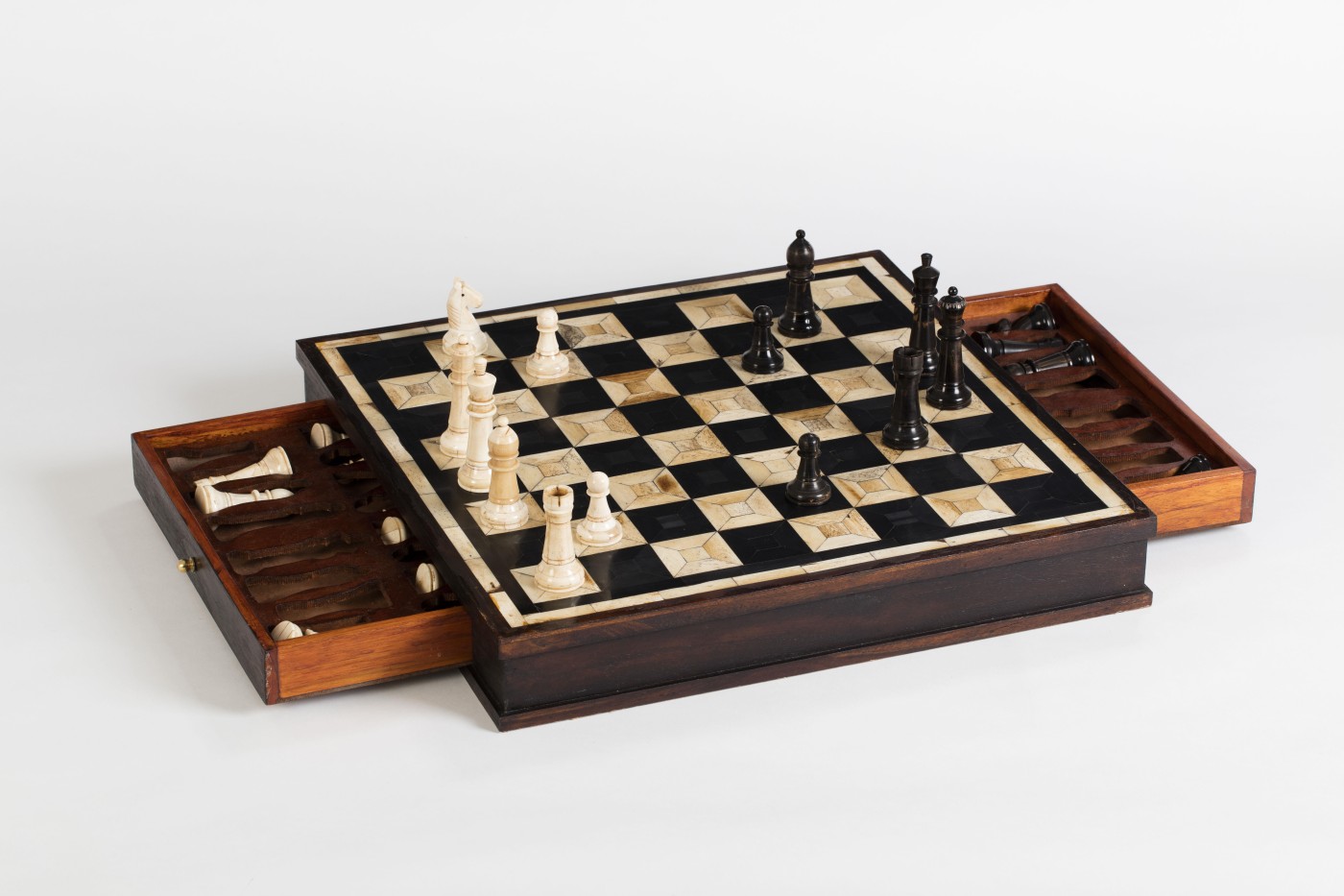 jeu-d-echecs-crumpton-flamant-bois-corne-os