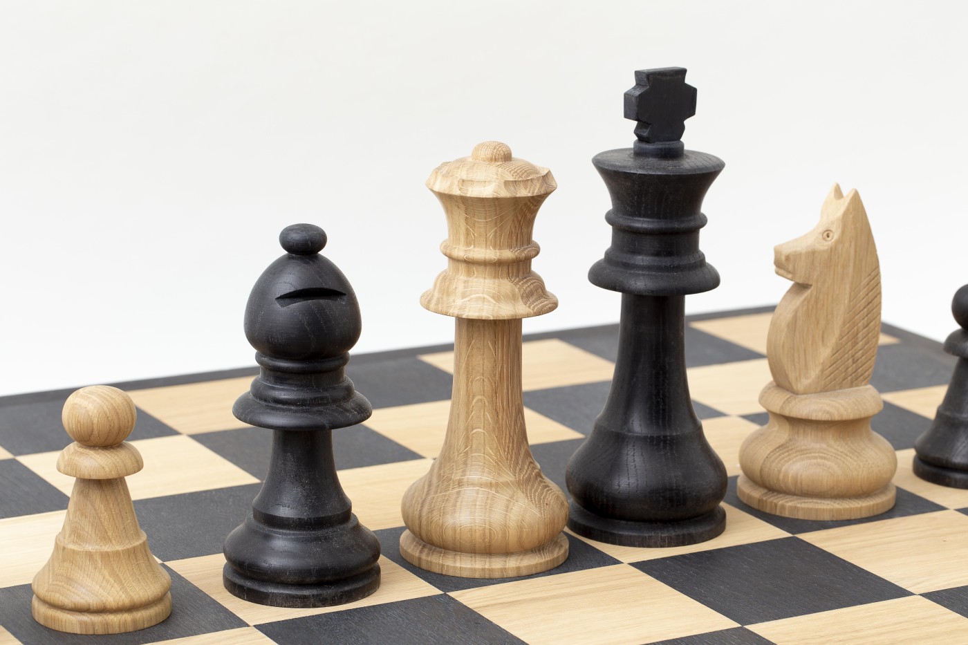 pieces-d-echecs-sculptees-flanders-flamant