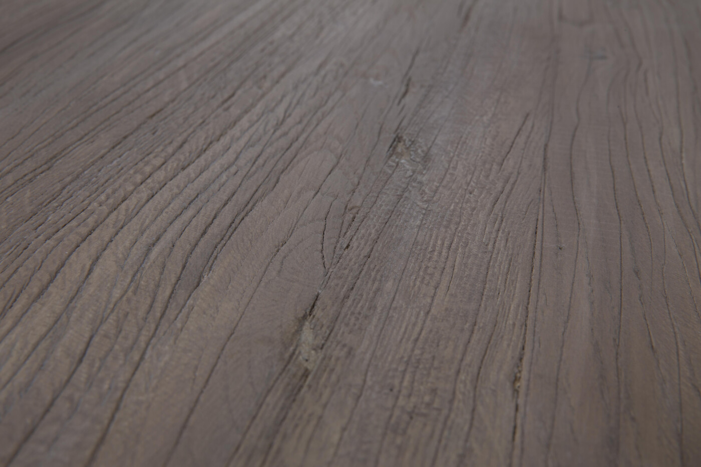 detail-grain-bois-orme-table-basse-priestly-flamant