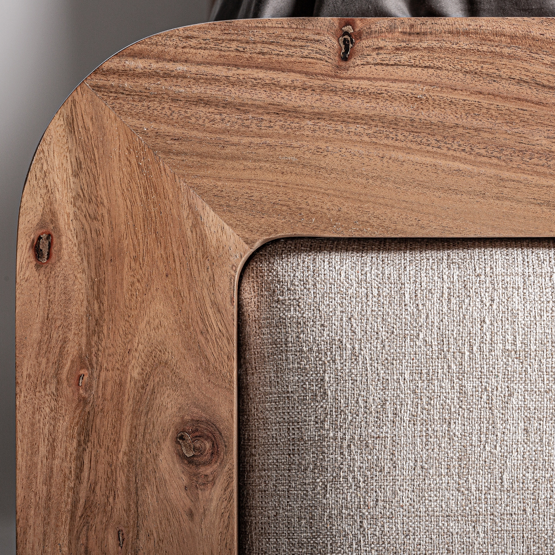 lit-dangy-artisanat-bois-acacia