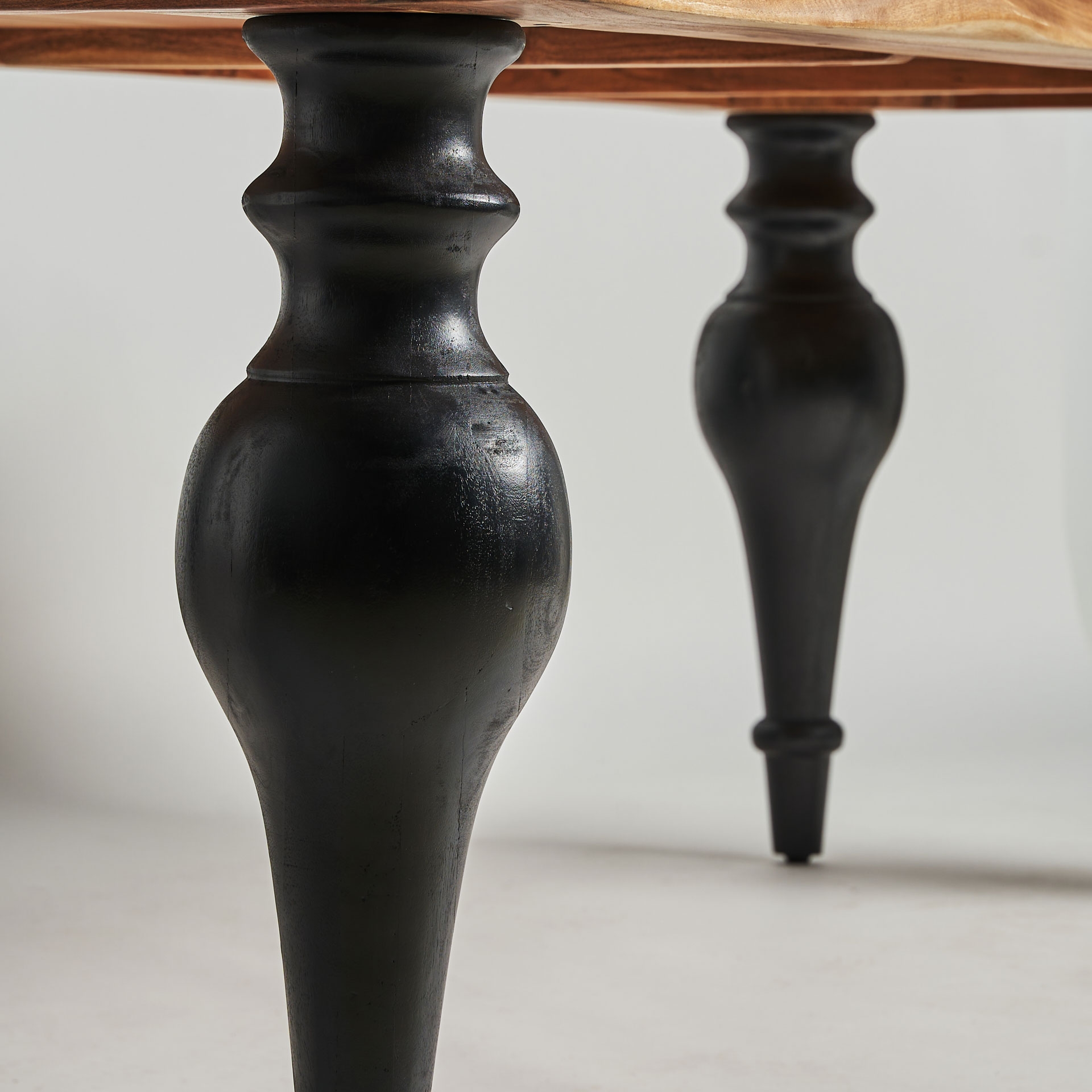 table-zenica-grande-capacité-acacia-bords-naturels