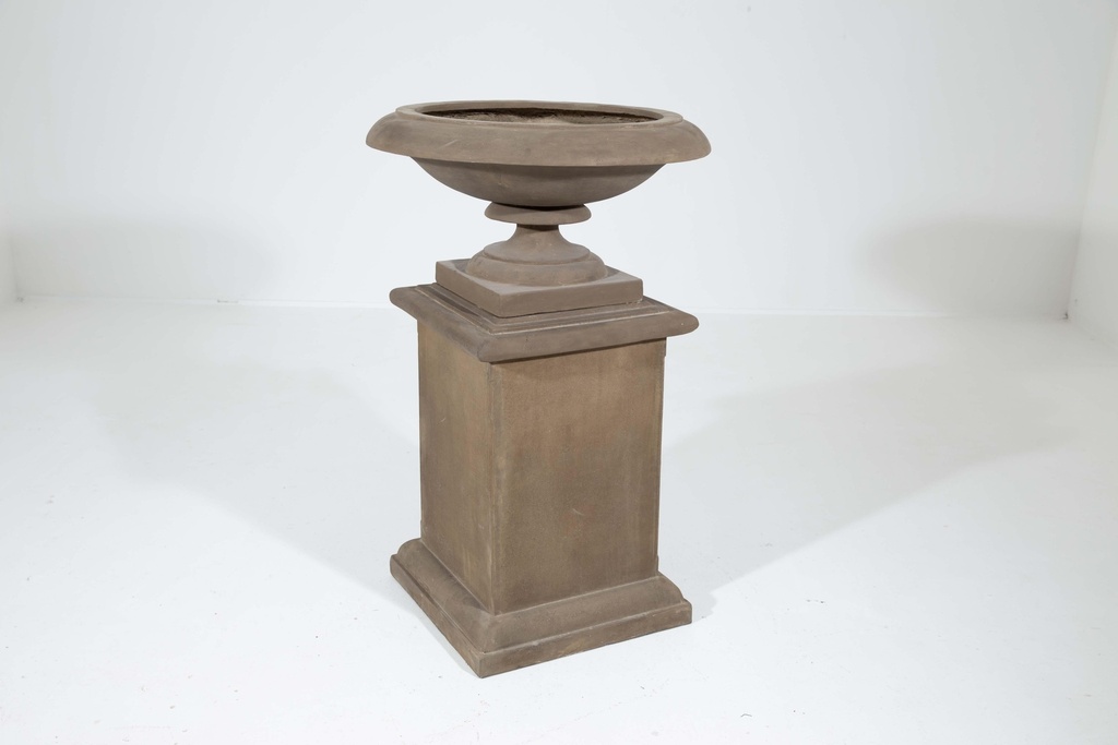 vase-medicis-jardin-sur-socle