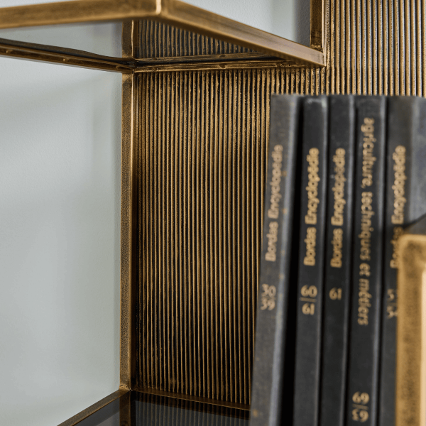 bibliotheque-contemporaine-etageres-verre-fume