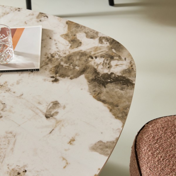 table-basse-signature-ceramique-salon-elegant