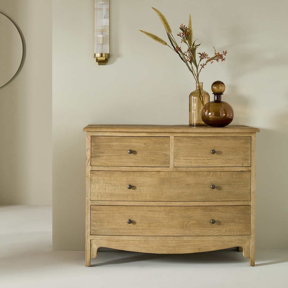 commode-chene-massif-4-tiroirs-design-intemporel
