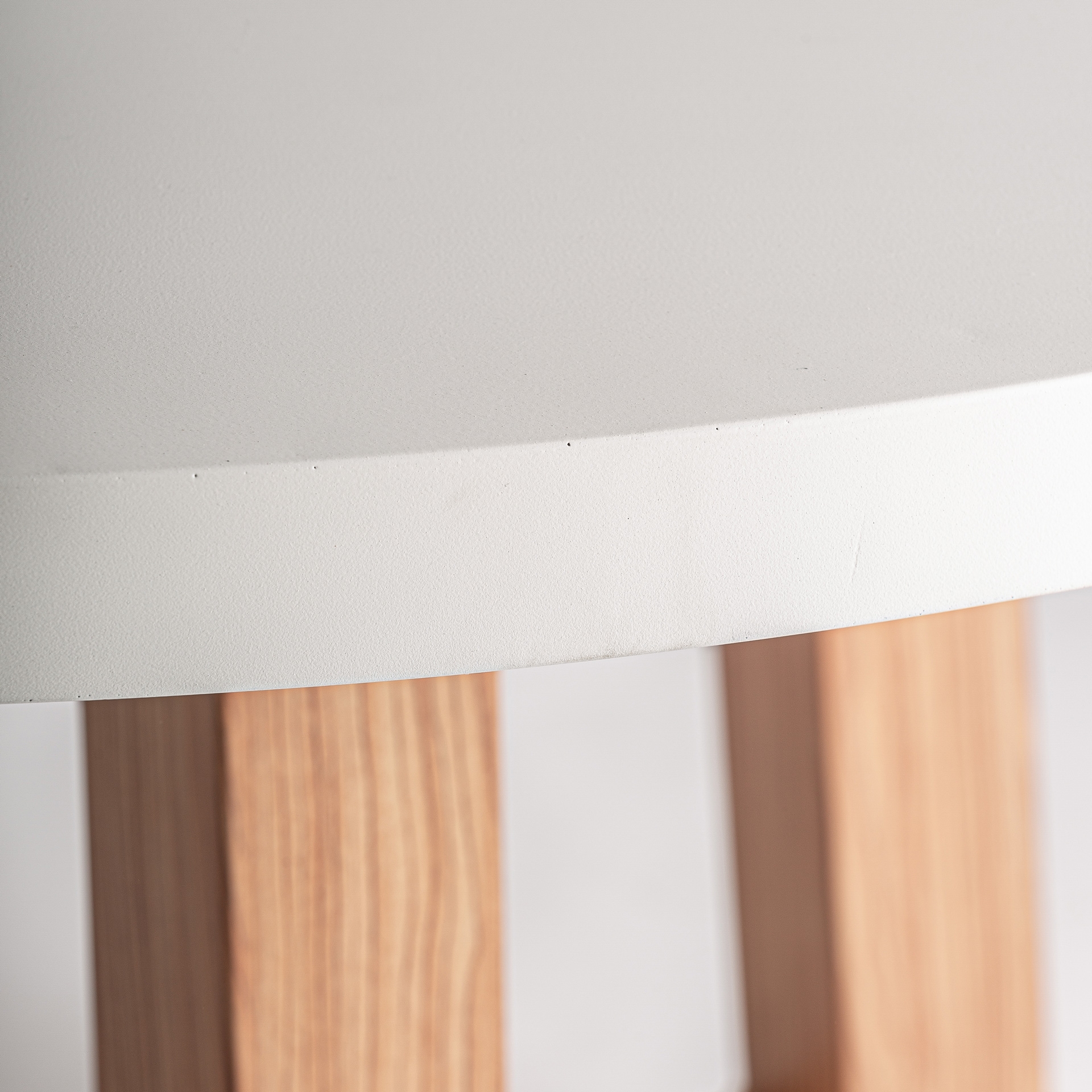 table-beton-blanc-casse-style-mineral