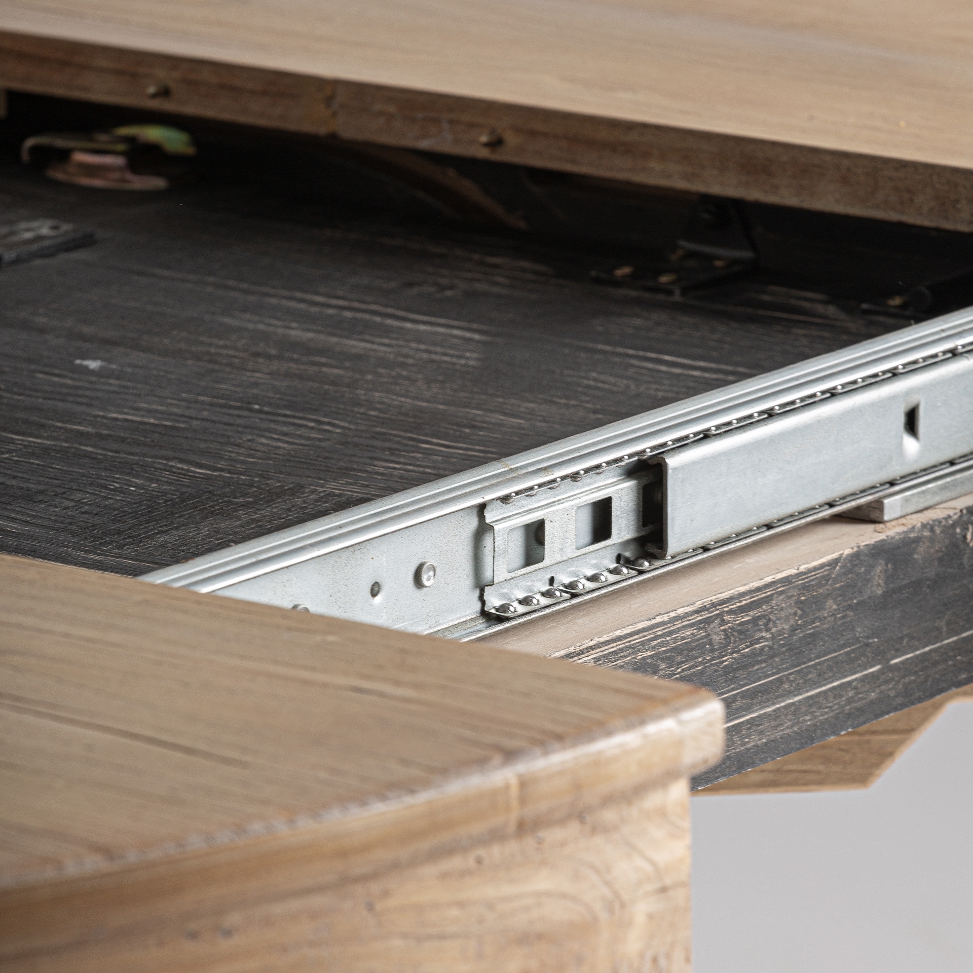 table-sonvigo-bois-recycle-interieur