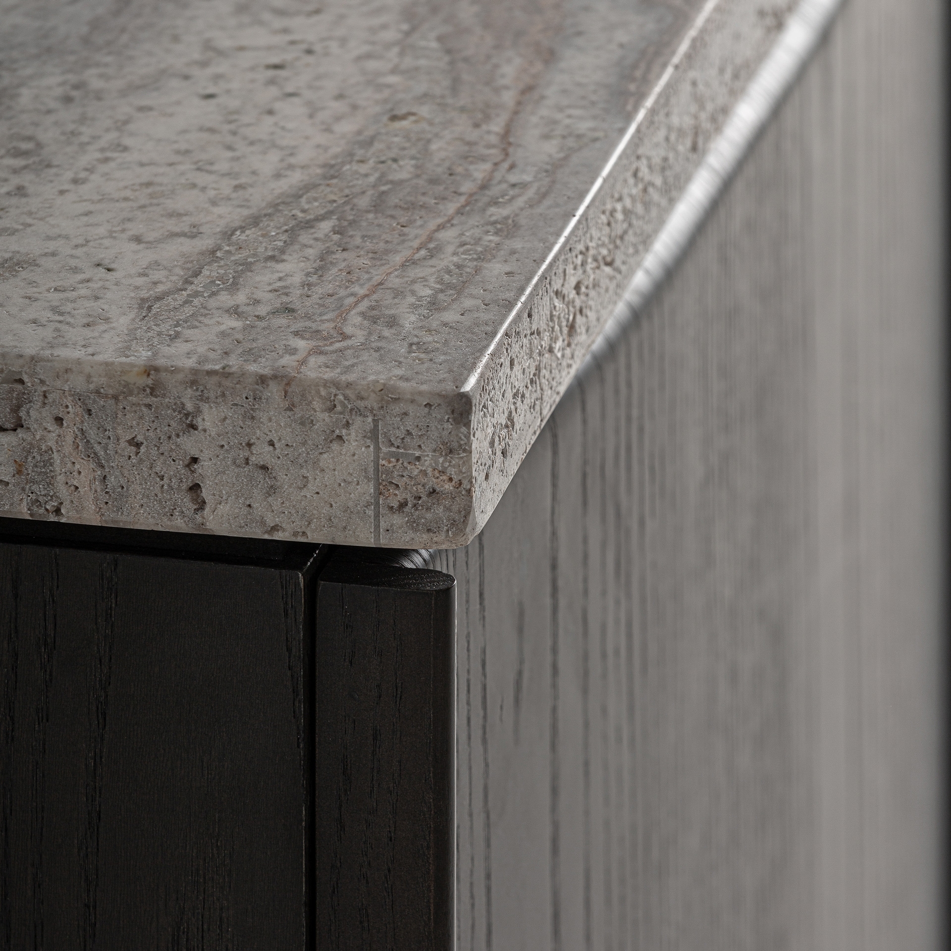 buffet-travertin-gris-bois-frene