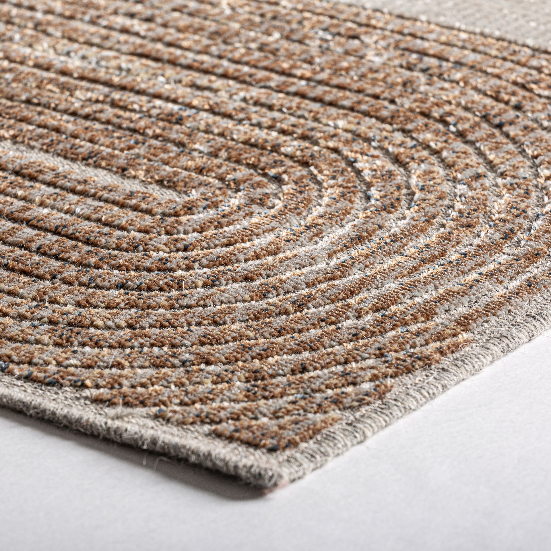grand-tapis-viscose-brun-340x240-cm