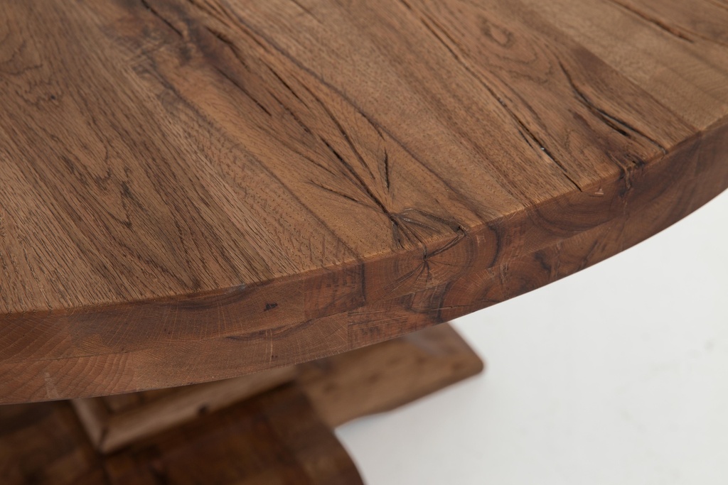table-ronde-en-bois-pour-interieur-campagne-chic