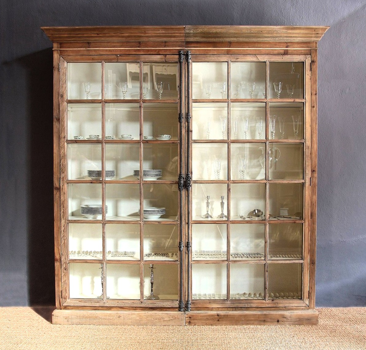 vitrine-pin-vieilli-220-cm-style-classique