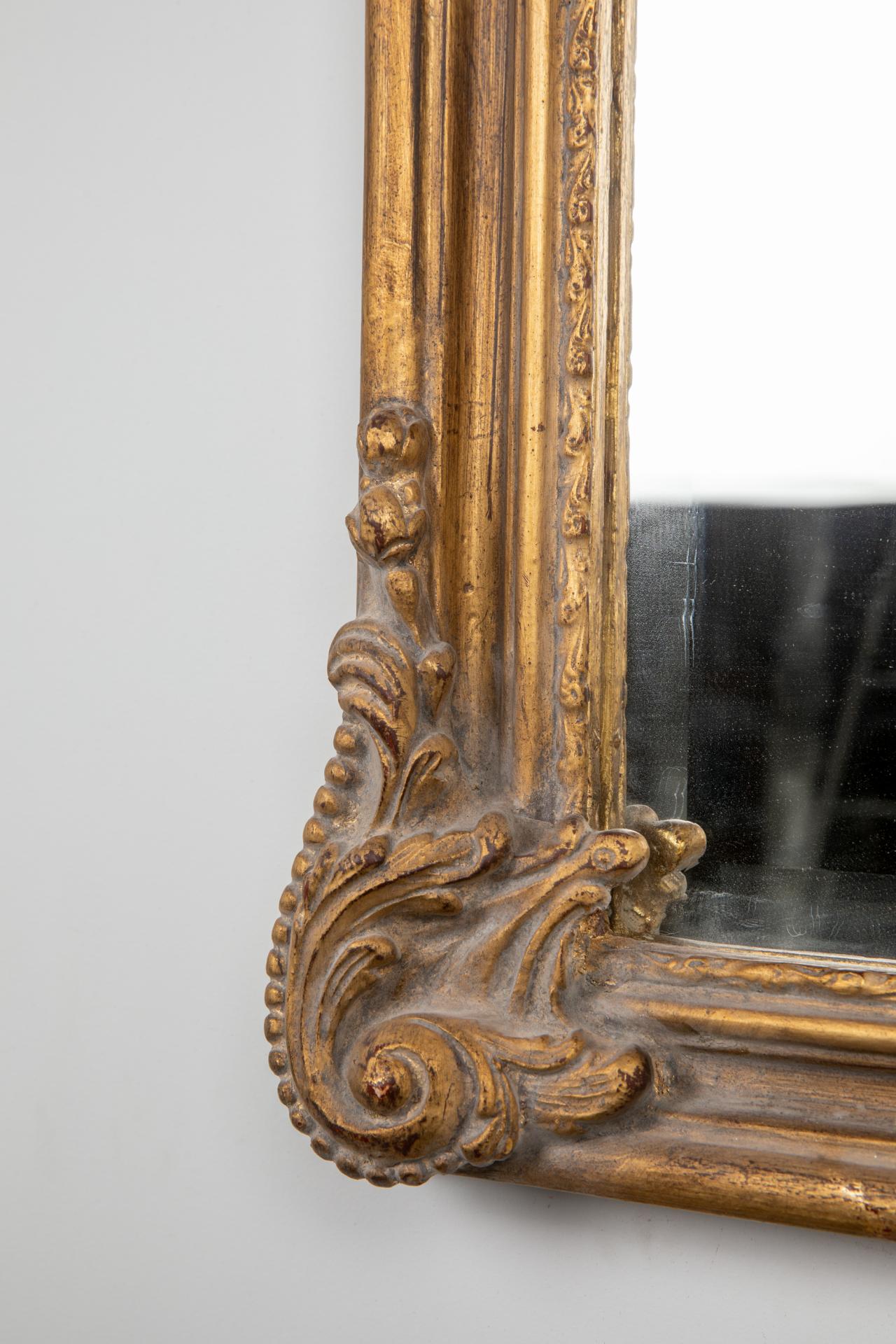 miroir-baroque-doré-à-la-feuille-sculpté