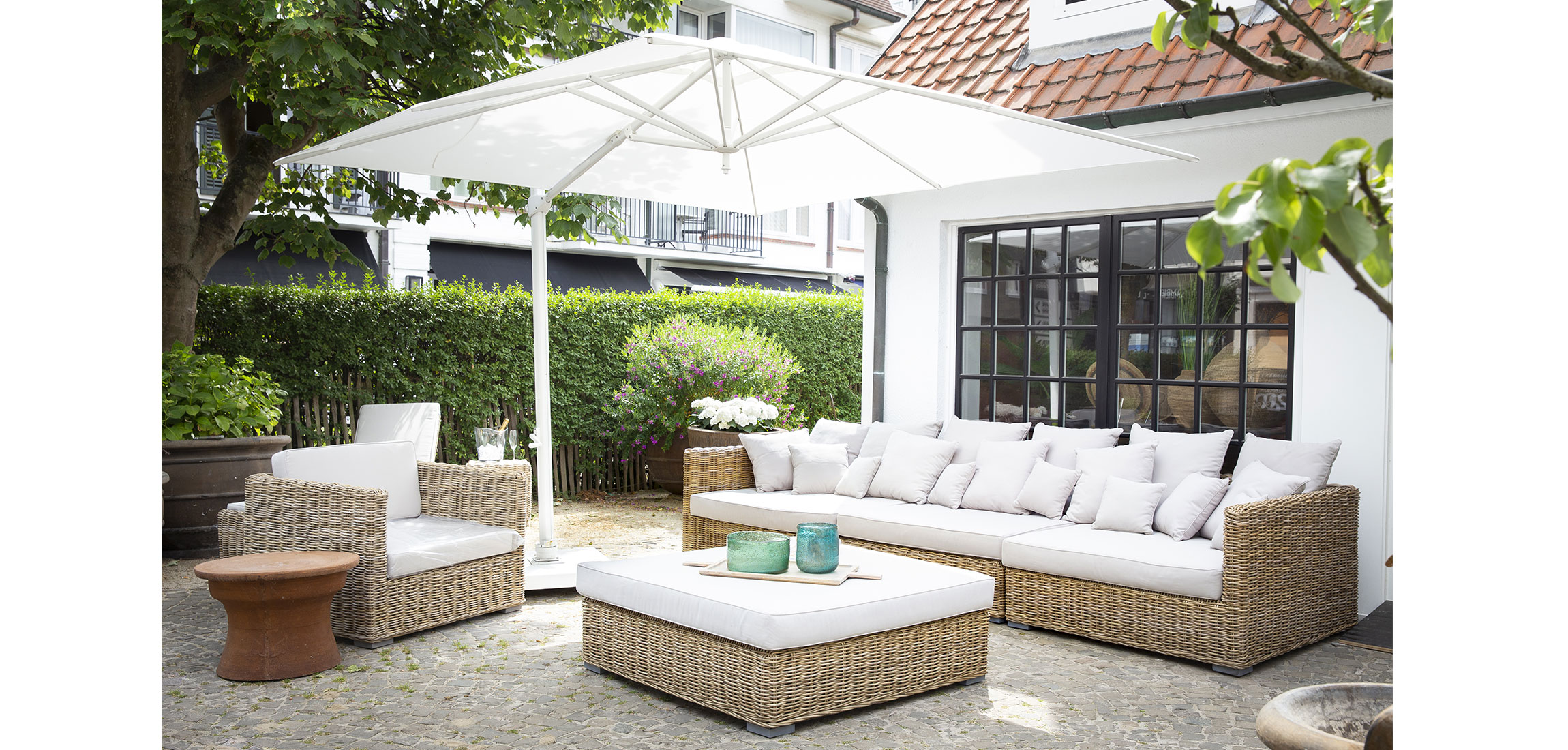 fauteuil-salon-jardin-rotin-coussins